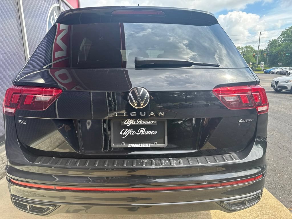 Used 2024 Volkswagen Tiguan SE R-Line AWD/4WD image 10