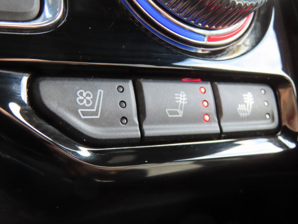 Used 2022 GMC Yukon Denali w/ Denali Premium Package image 7