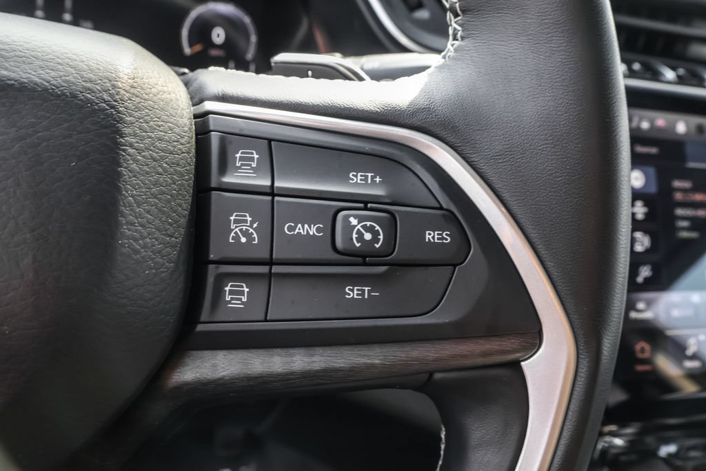 Used 2021 Jeep Grand Cherokee L Limited AWD/4WD image 24