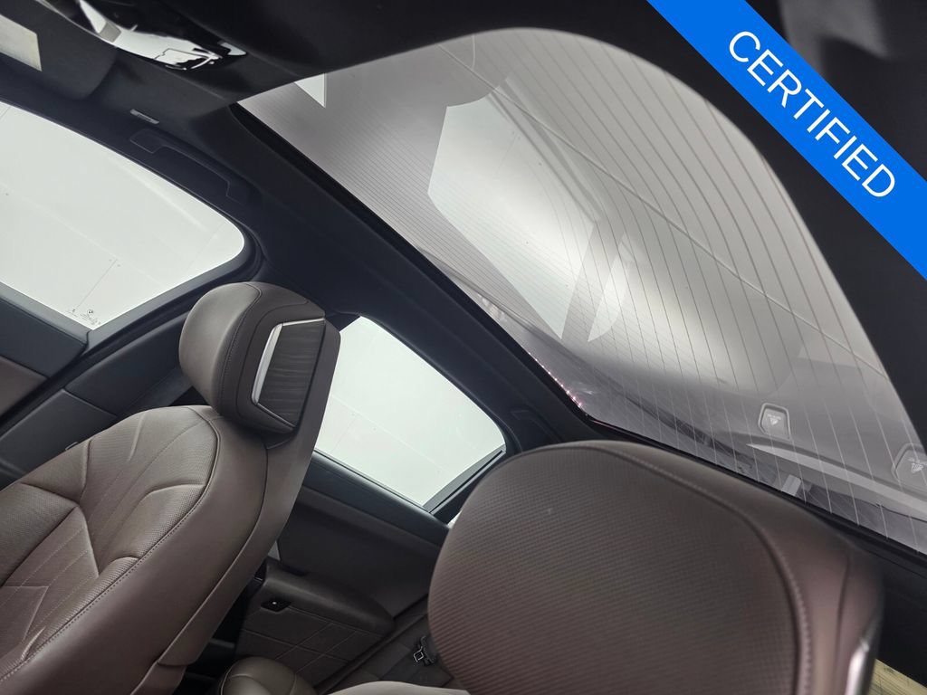 Certified 2023 BMW 760i xDrive AWD/4WD image 11