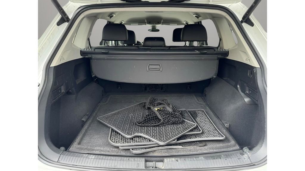 Used 2022 Volkswagen Tiguan SE image 26