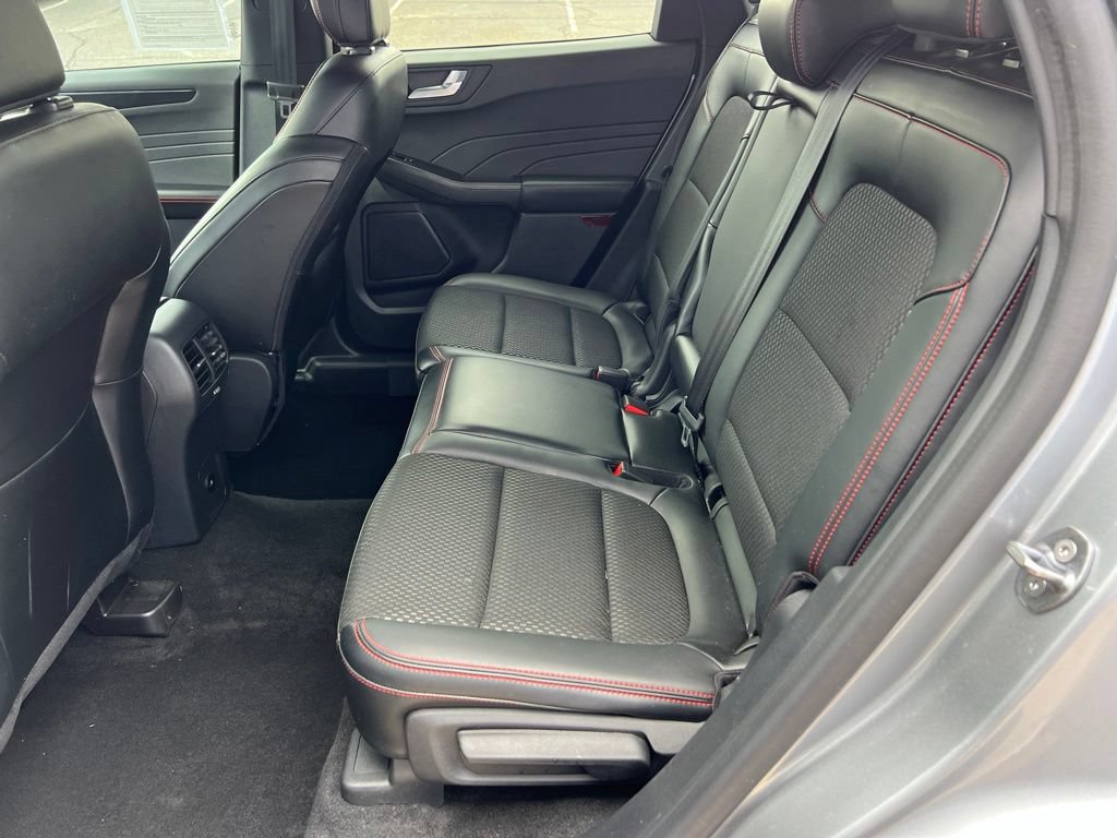 Used 2024 Ford Escape ST-Line w/ Tech Pack #1 FWD image 11