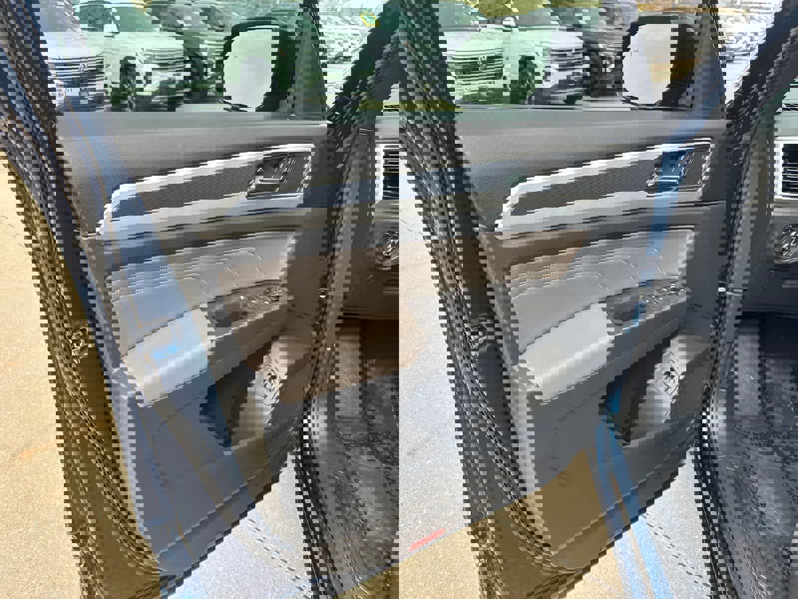 Used 2023 Volkswagen Atlas Cross Sport SEL R-Line image 22