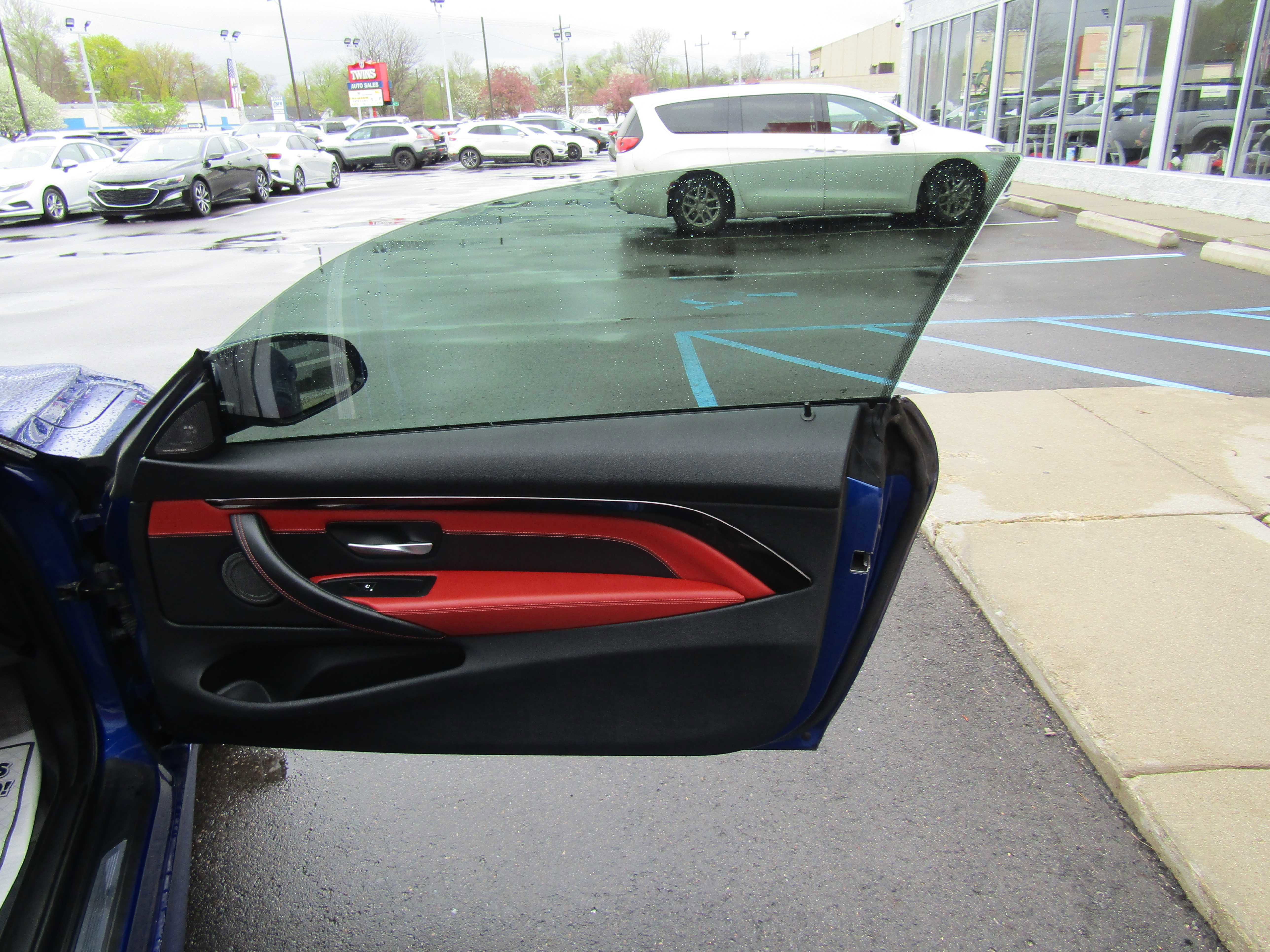 Used 2020 BMW M4 Coupe RWD image 11