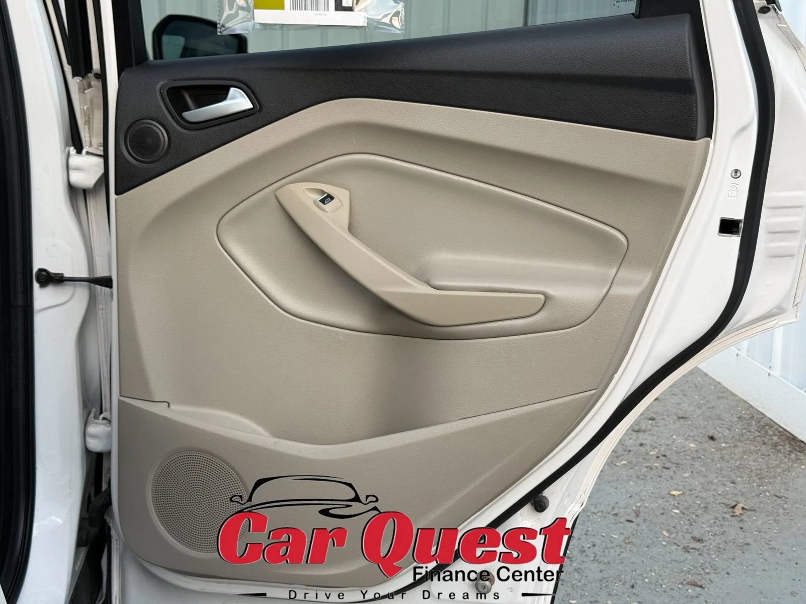 Used 2018 Ford Escape Titanium w/ Ford Safe & Smart Package FWD image 17