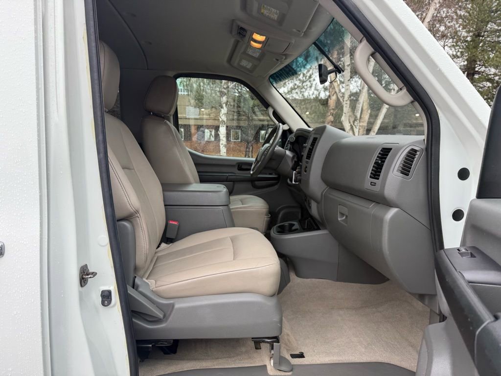 Used 2013 Nissan NV 3500 SL w/ Technology Pkg image 17