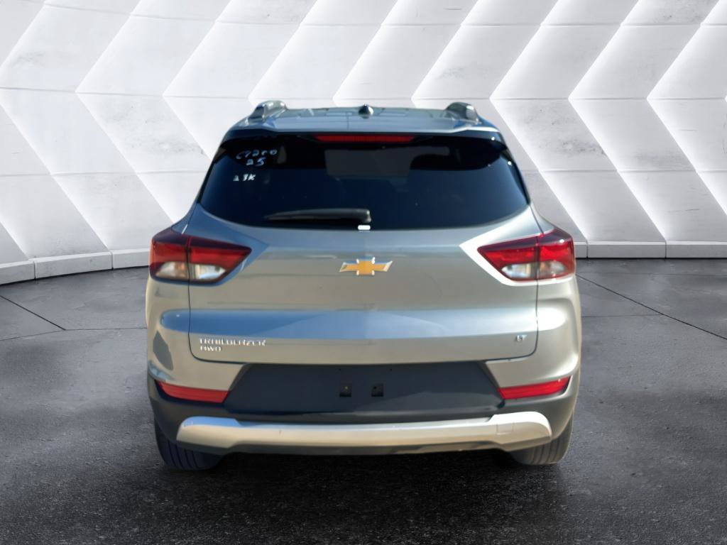 Used 2025 Chevrolet TrailBlazer LT AWD/4WD image 4