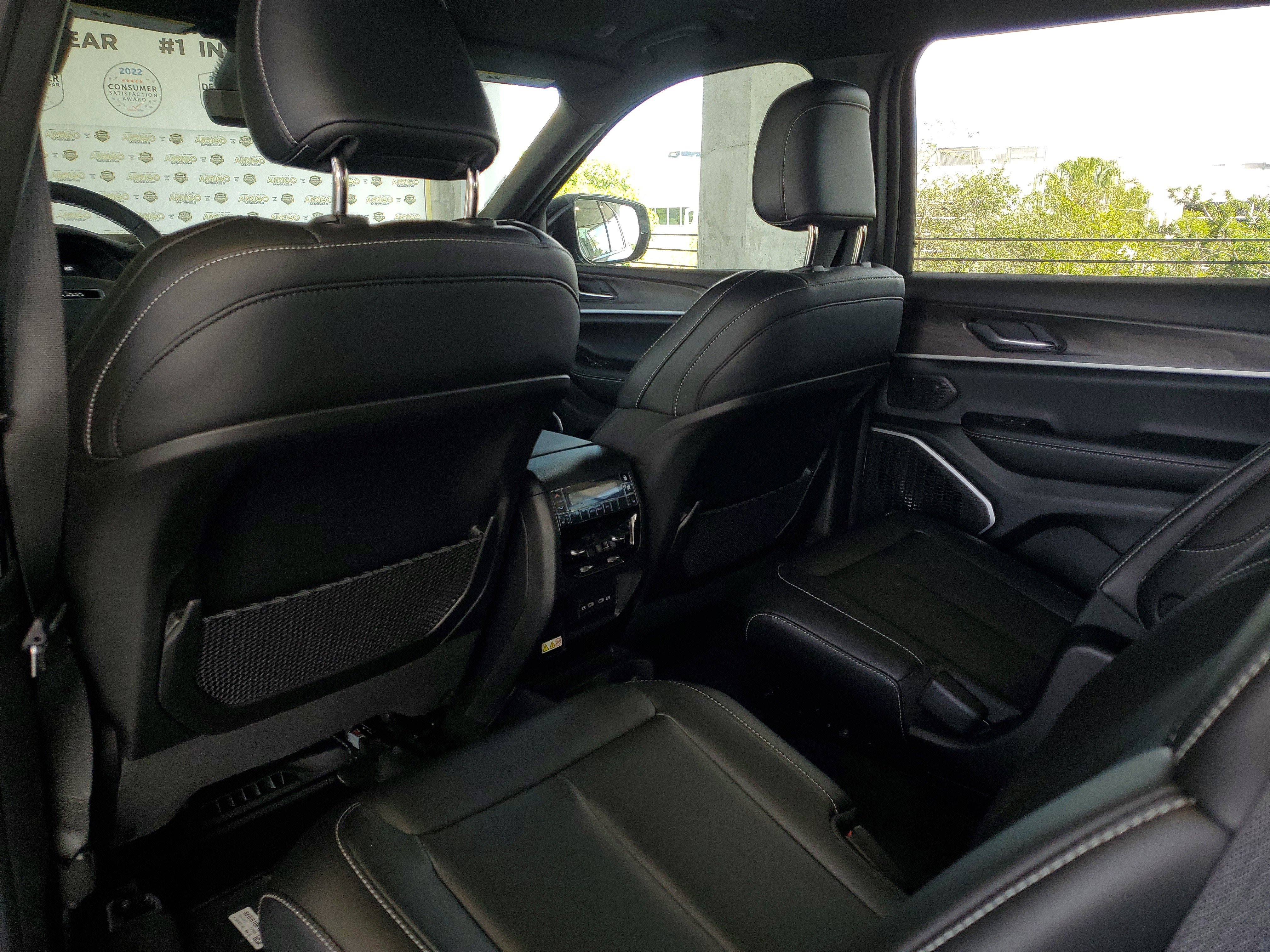 New 2026 Jeep Grand Cherokee L Limited AWD/4WD image 10