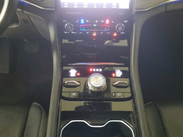 Used 2022 Jeep Grand Cherokee L Overland w/ Luxury Tech Group IV AWD/4WD image 23