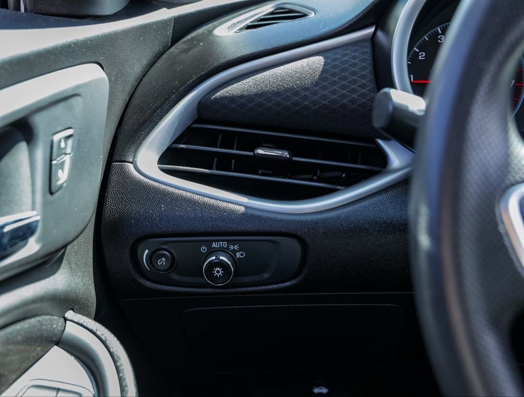 Used 2023 Chevrolet Malibu LT image 33