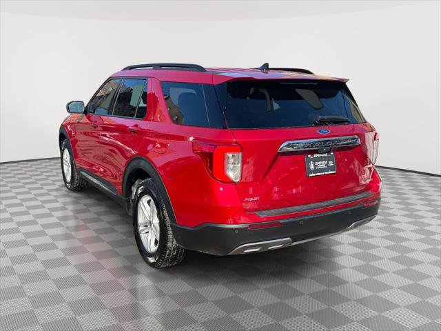 Used 2022 Ford Explorer XLT w/ Equipment Group 202A image 4