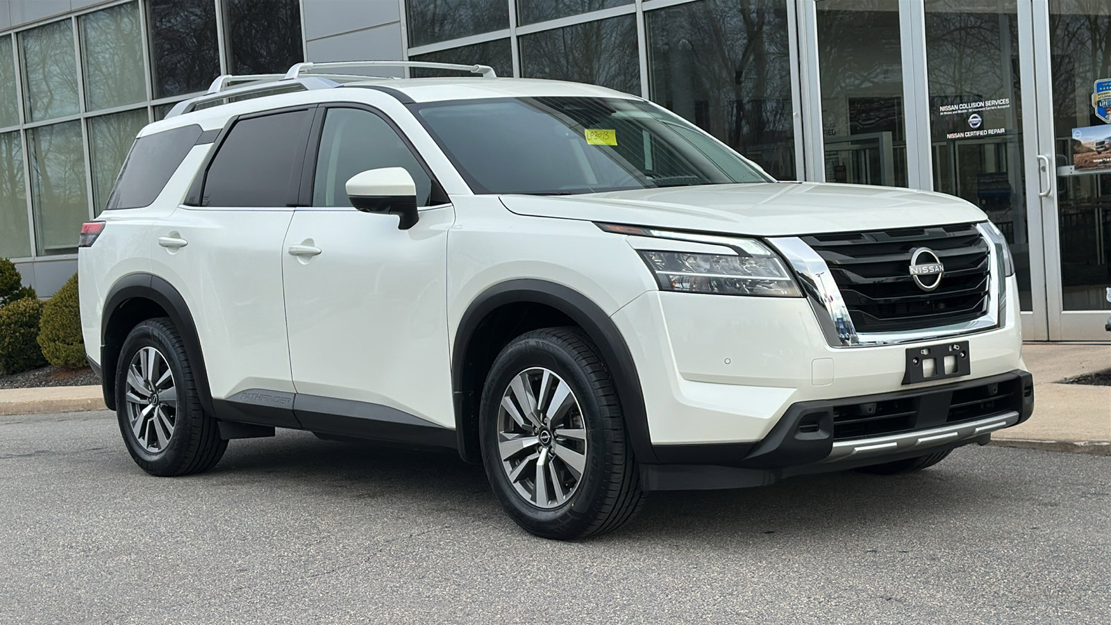 Certified 2023 Nissan Pathfinder SL image 2