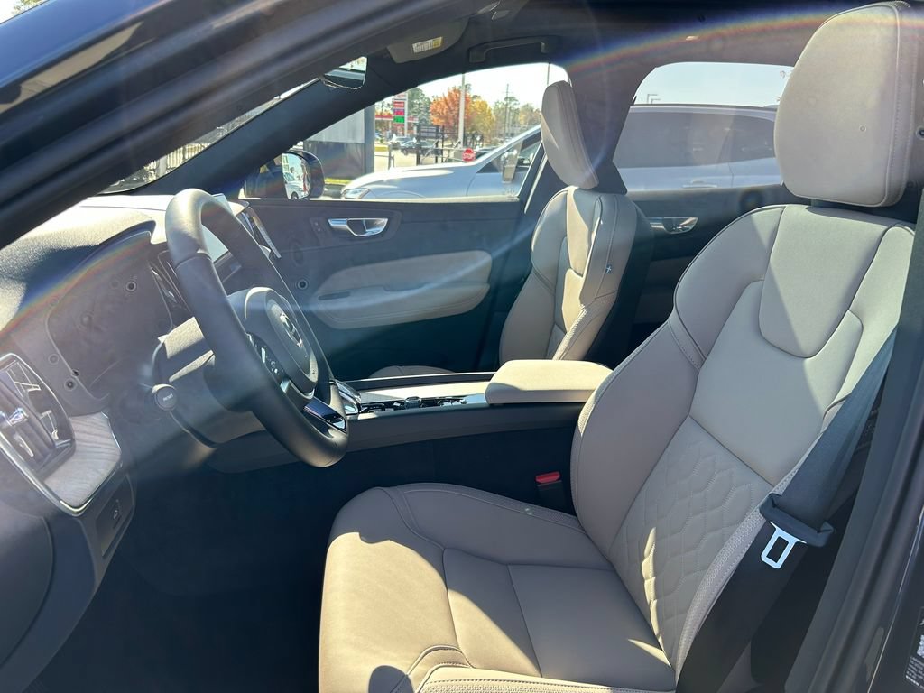 New 2026 Volvo XC60 B5 Plus w/ Climate Package AWD/4WD image 15