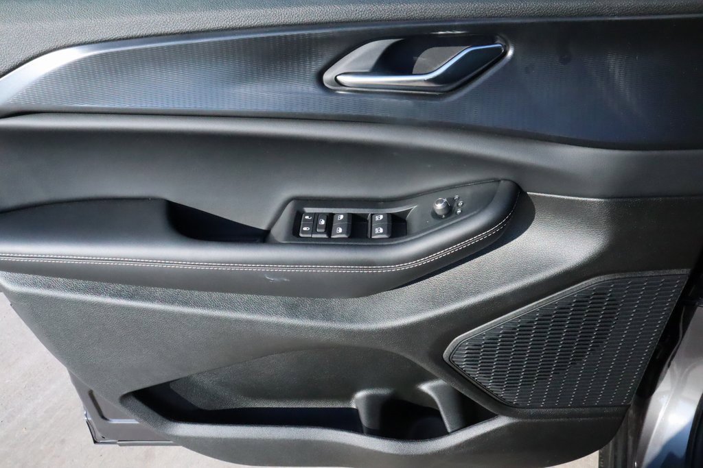 New 2025 Jeep Grand Cherokee Altitude image 16