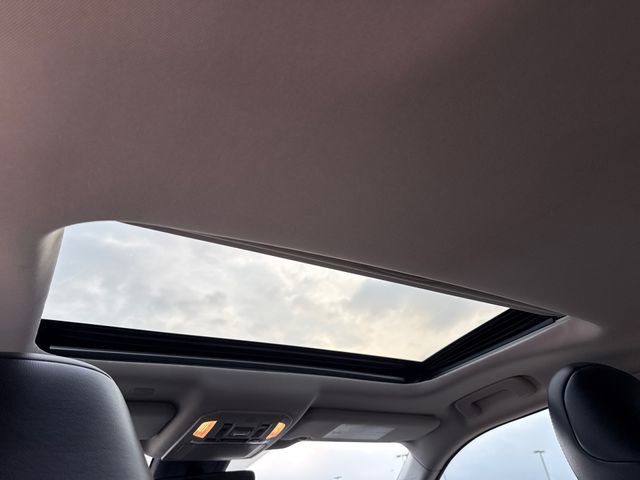 Used 2021 Toyota Highlander Limited FWD image 17