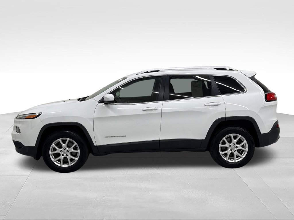 Used 2015 Jeep Cherokee Latitude w/ Cold Weather Group AWD/4WD image 4