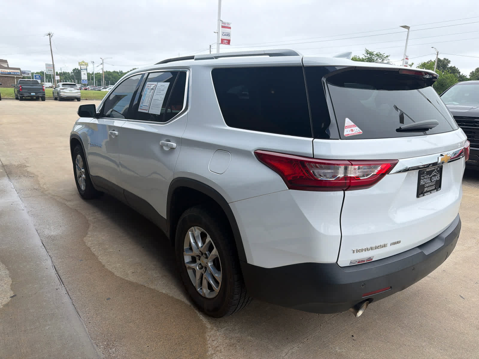 Used 2018 Chevrolet Traverse LT AWD/4WD image 3