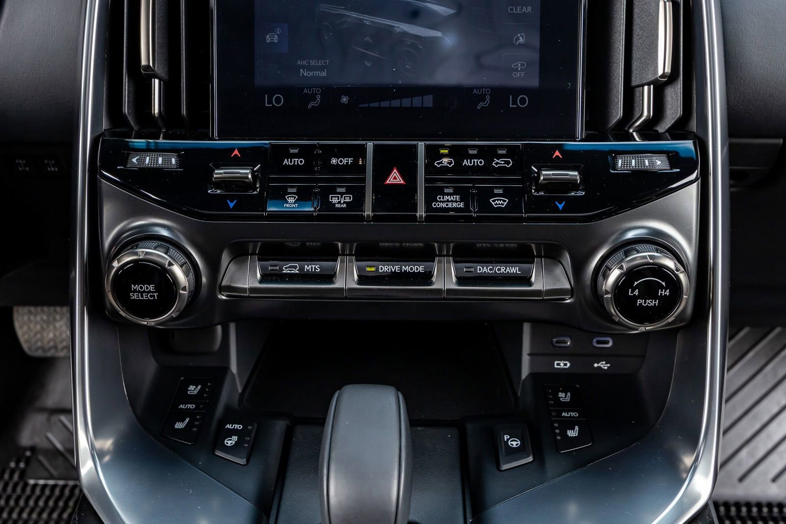 Used 2025 Lexus LX 700h Overtrail w/ Accessory Package (Z1) image 24