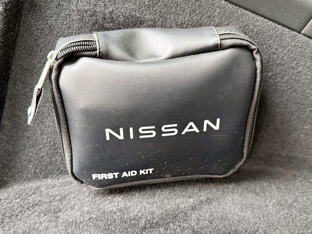 Used 2024 Nissan Rogue SV image 16