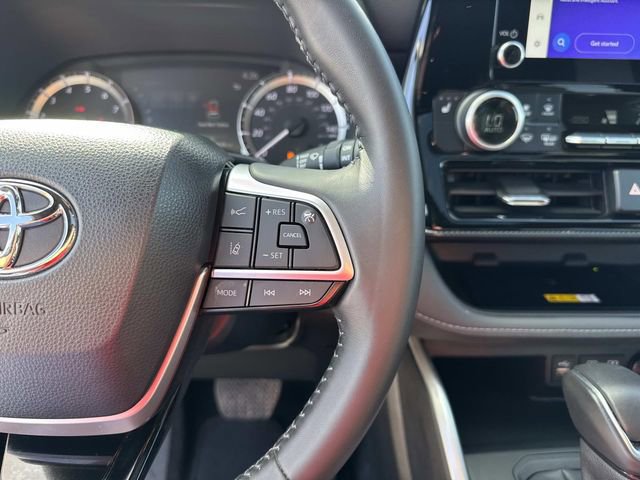 Used 2023 Toyota Highlander XSE FWD image 46
