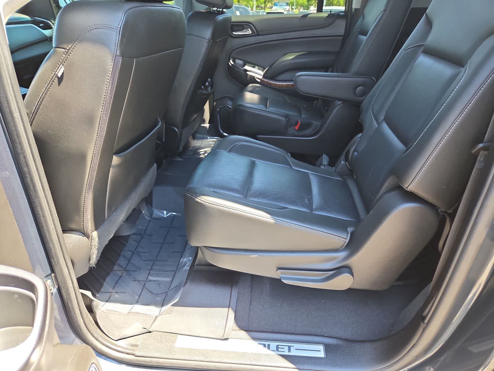 Used 2019 Chevrolet Suburban Premier AWD/4WD image 21