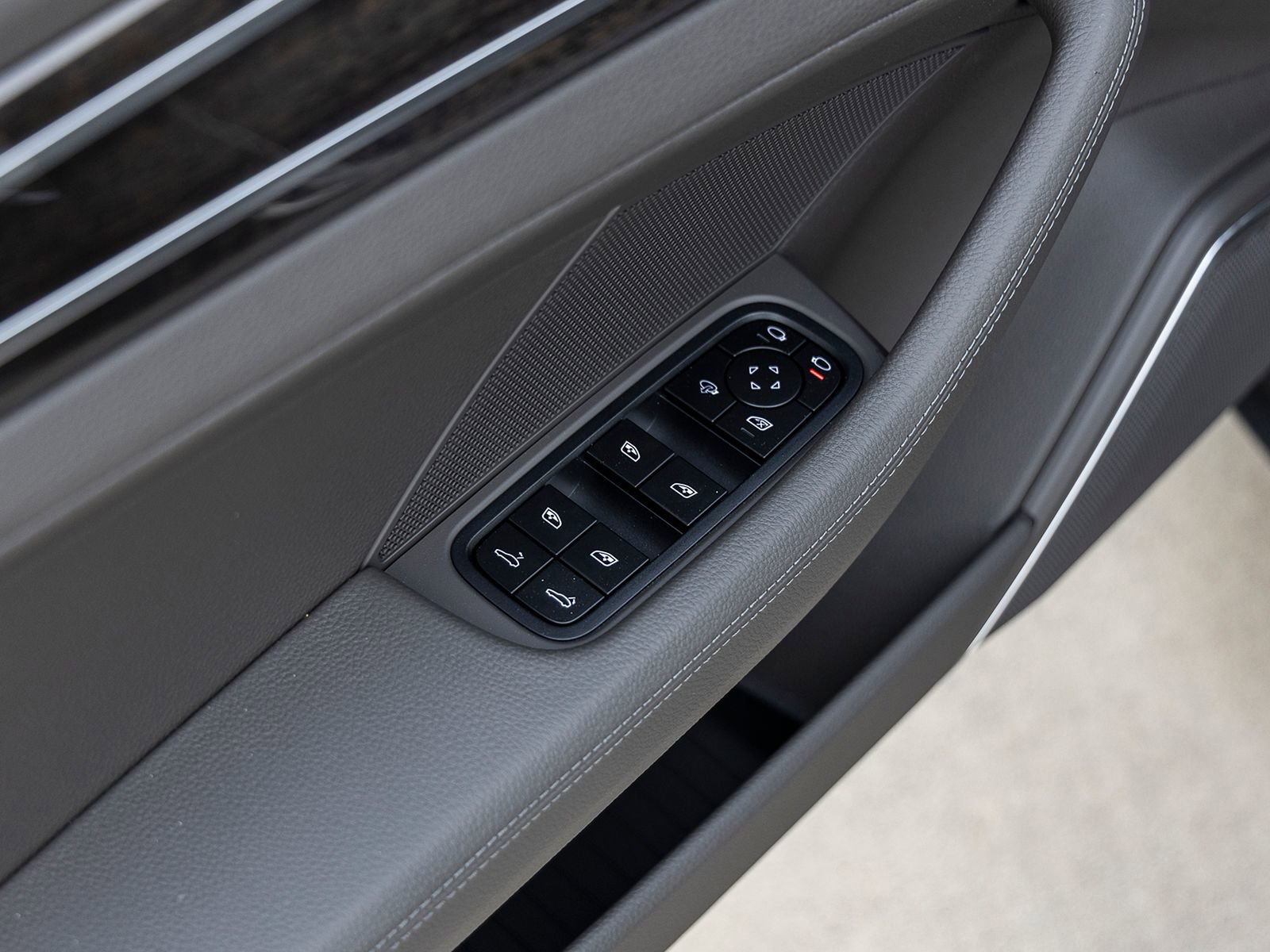 Certified 2023 Porsche Panamera Platinum Edition image 21