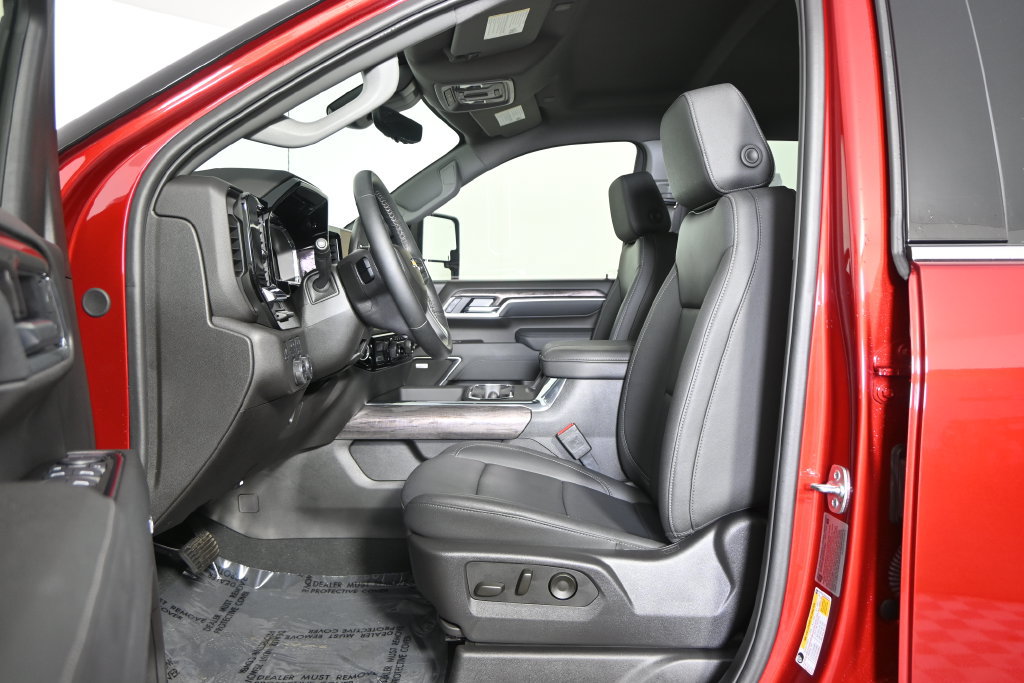 Used 2025 Chevrolet Silverado 3500 LTZ w/ LTZ Premium Package AWD/4WD image 21