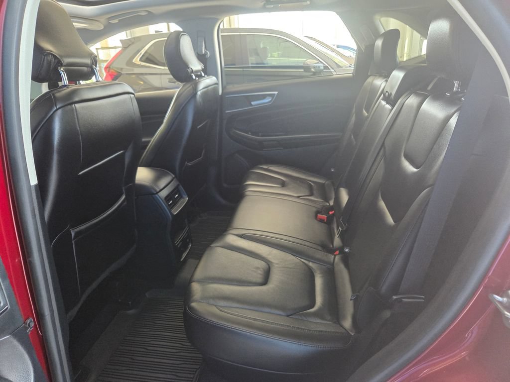 Used 2019 Ford Edge Titanium w/ Cold Weather Package AWD/4WD image 19