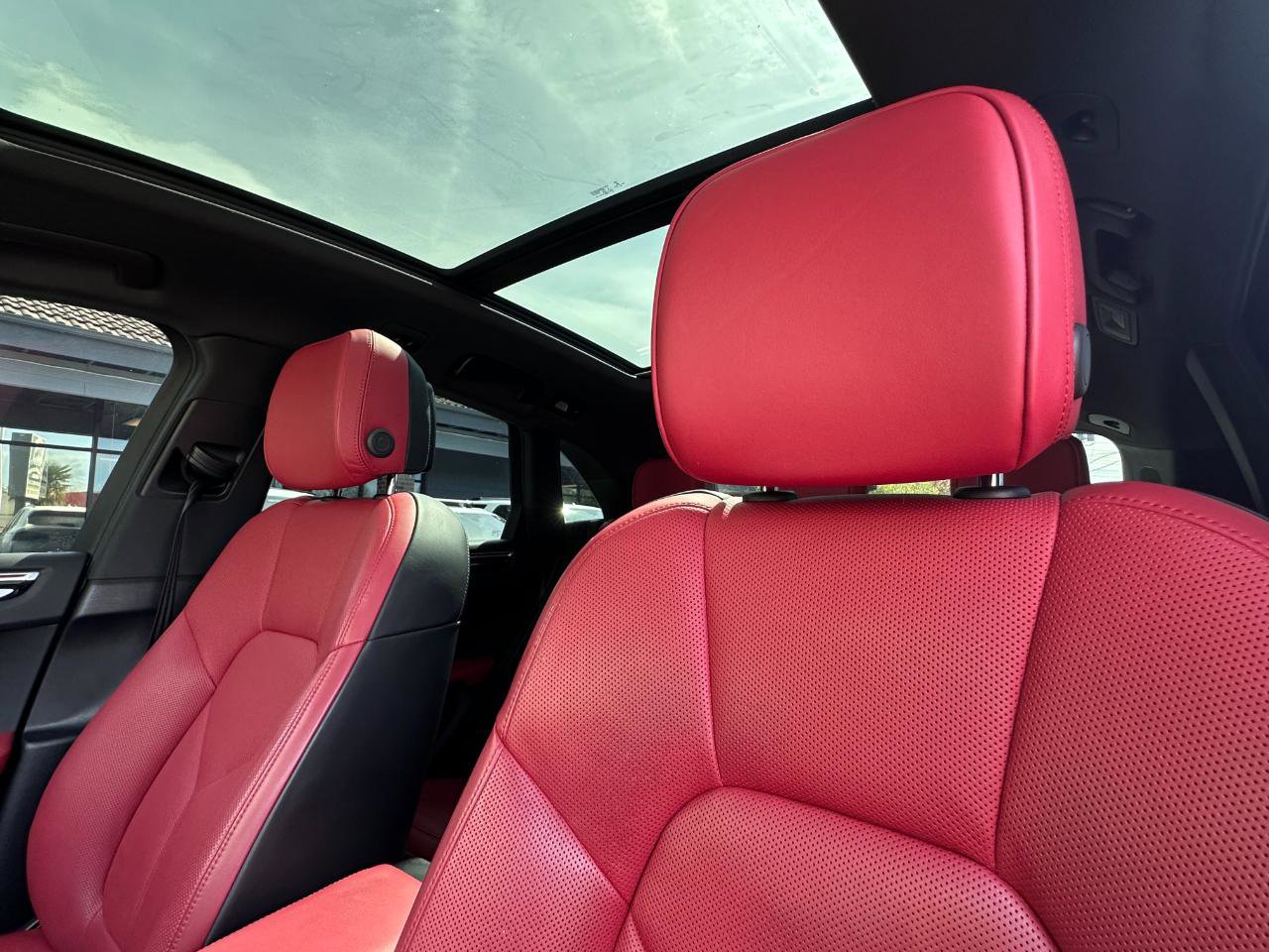 Used 2020 Porsche Macan image 4