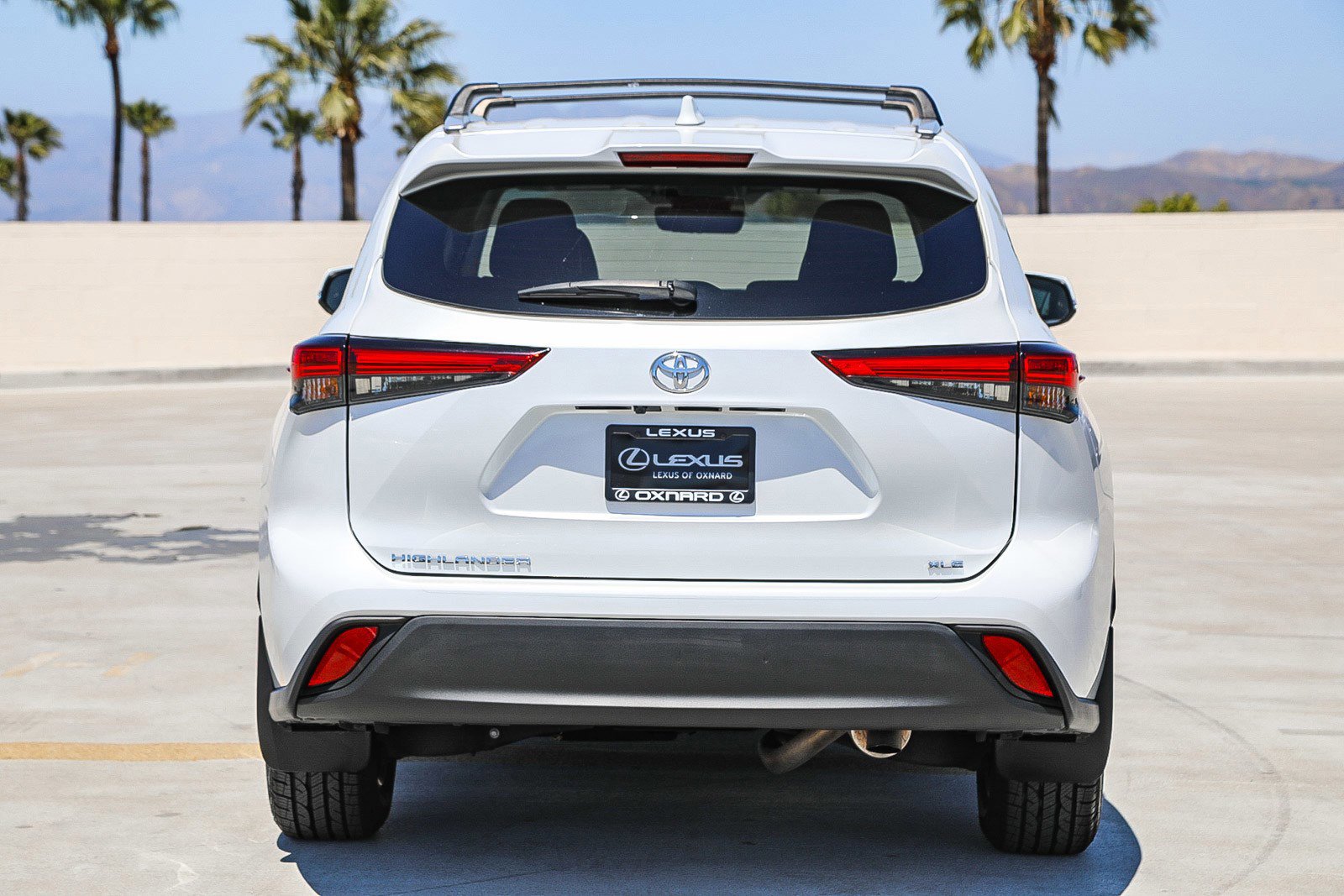 Used 2023 Toyota Highlander XLE FWD image 6