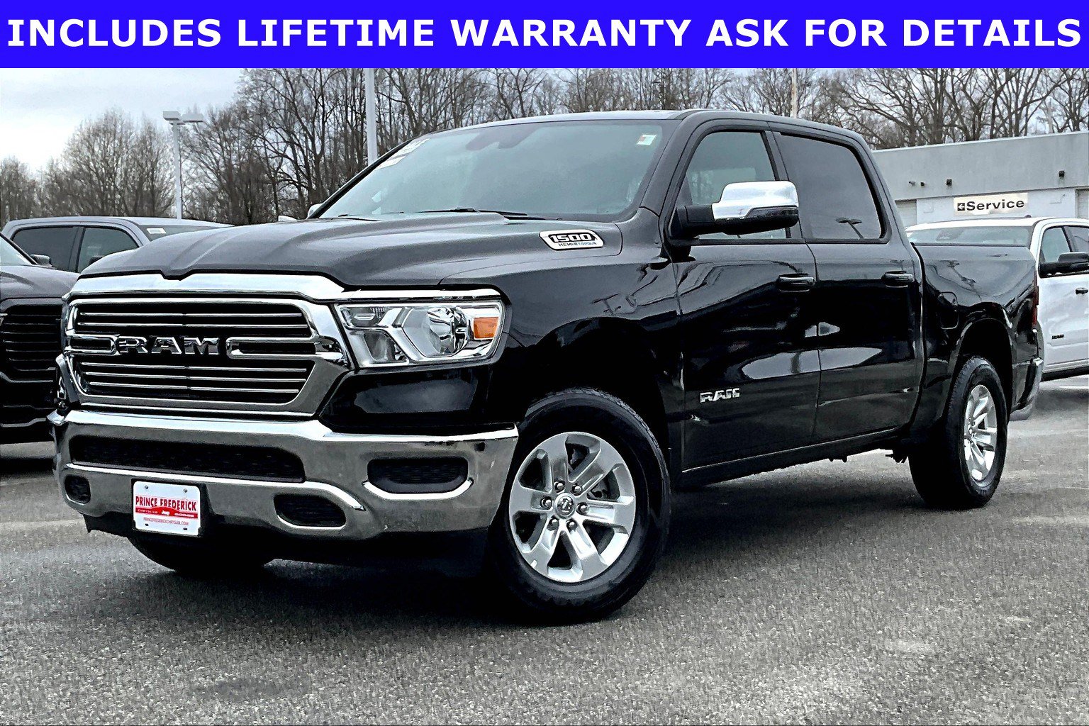 Used 2024 RAM 1500 Laramie AWD/4WD image 3