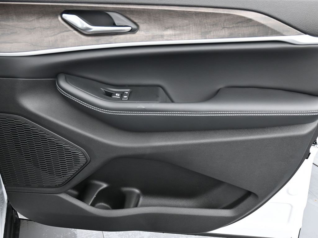 New 2026 Jeep Grand Cherokee Laredo image 17