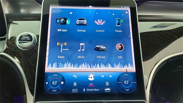 Used 2024 Mercedes-Benz GLC 300 4MATIC w/ AMG Line image 47