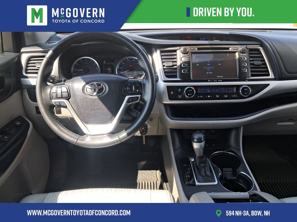 Used 2019 Toyota Highlander Plus AWD/4WD image 21