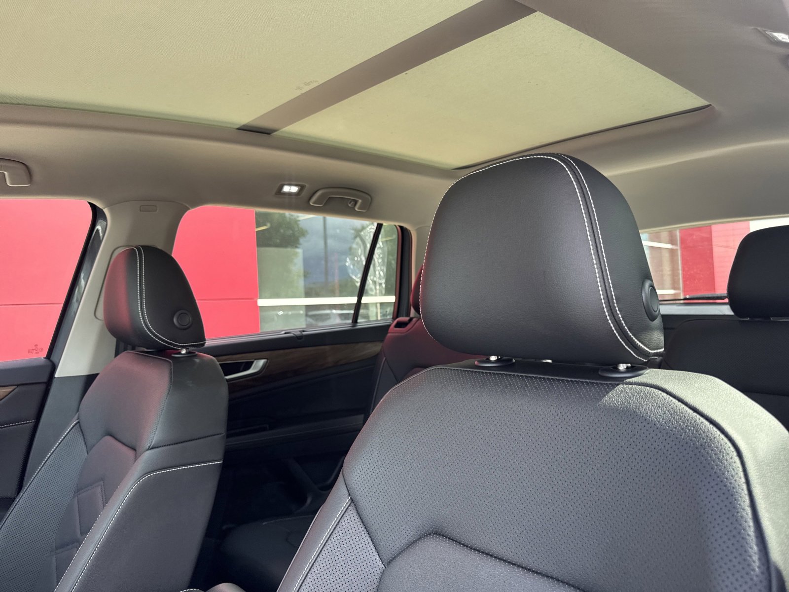 New 2026 Volkswagen Atlas SE image 16