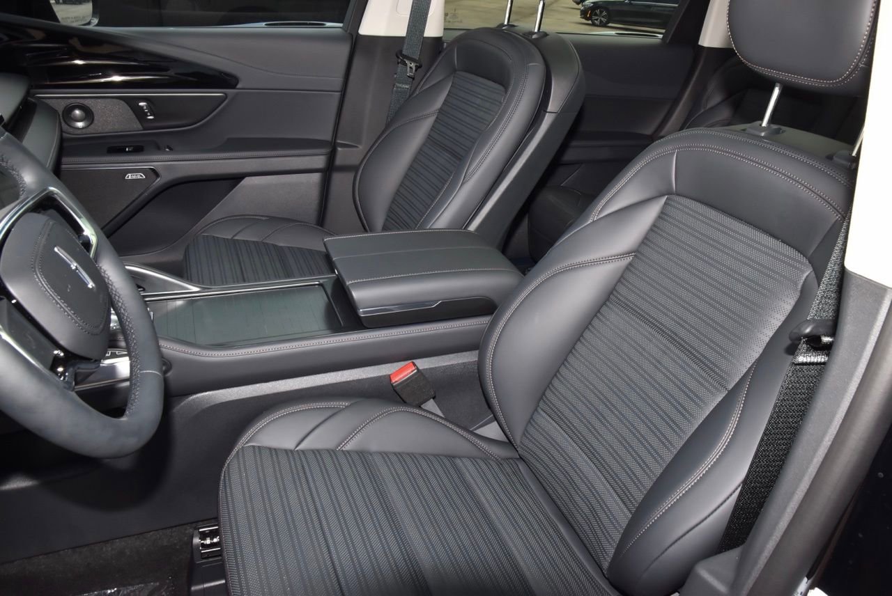 New 2026 Lincoln Nautilus Reserve AWD/4WD image 41