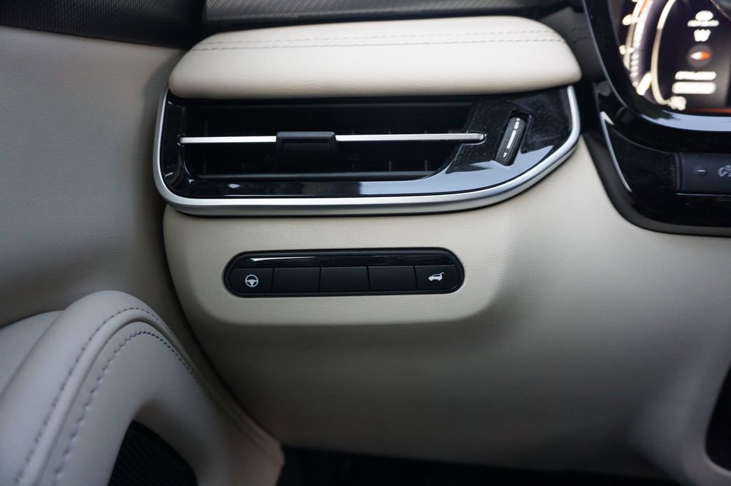 Used 2023 INFINITI QX60 Luxe w/ Cargo Package image 5