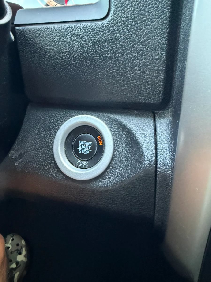Used 2018 RAM 2500 Laramie w/ Convenience Group AWD/4WD image 24