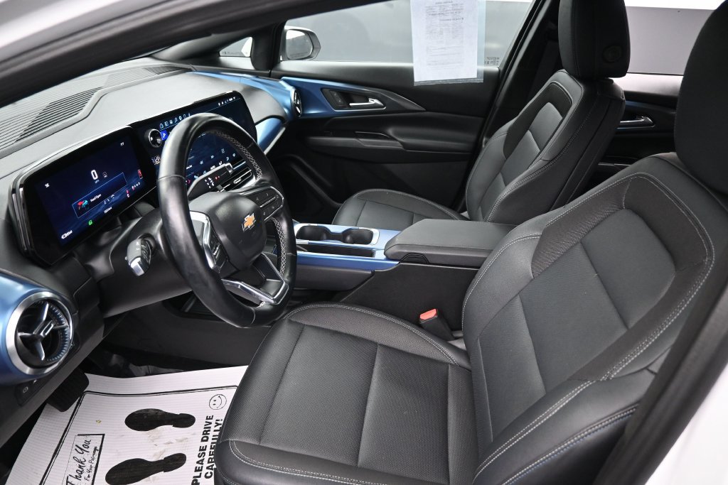 Used 2025 Chevrolet Equinox EV LT w/ Convenience Package FWD image 20