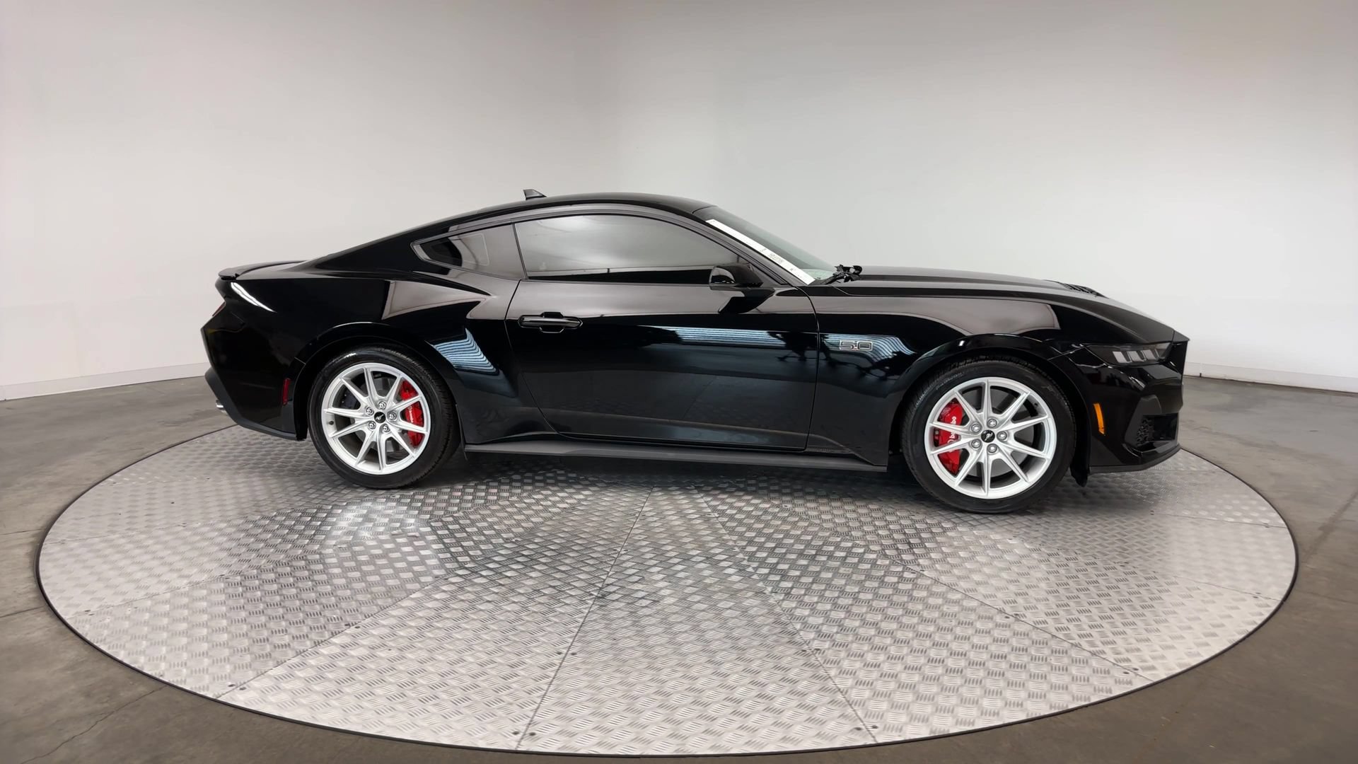 Used 2024 Ford Mustang GT Premium RWD image 9