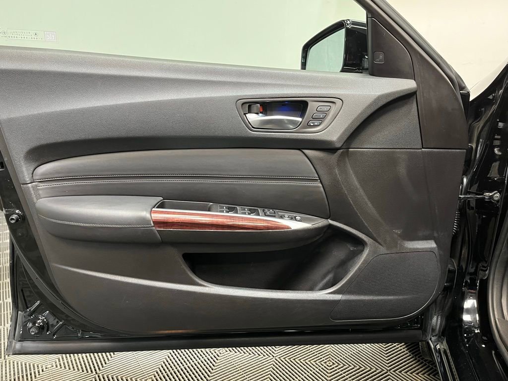 Used 2017 Acura TLX w/ Technology Package image 12