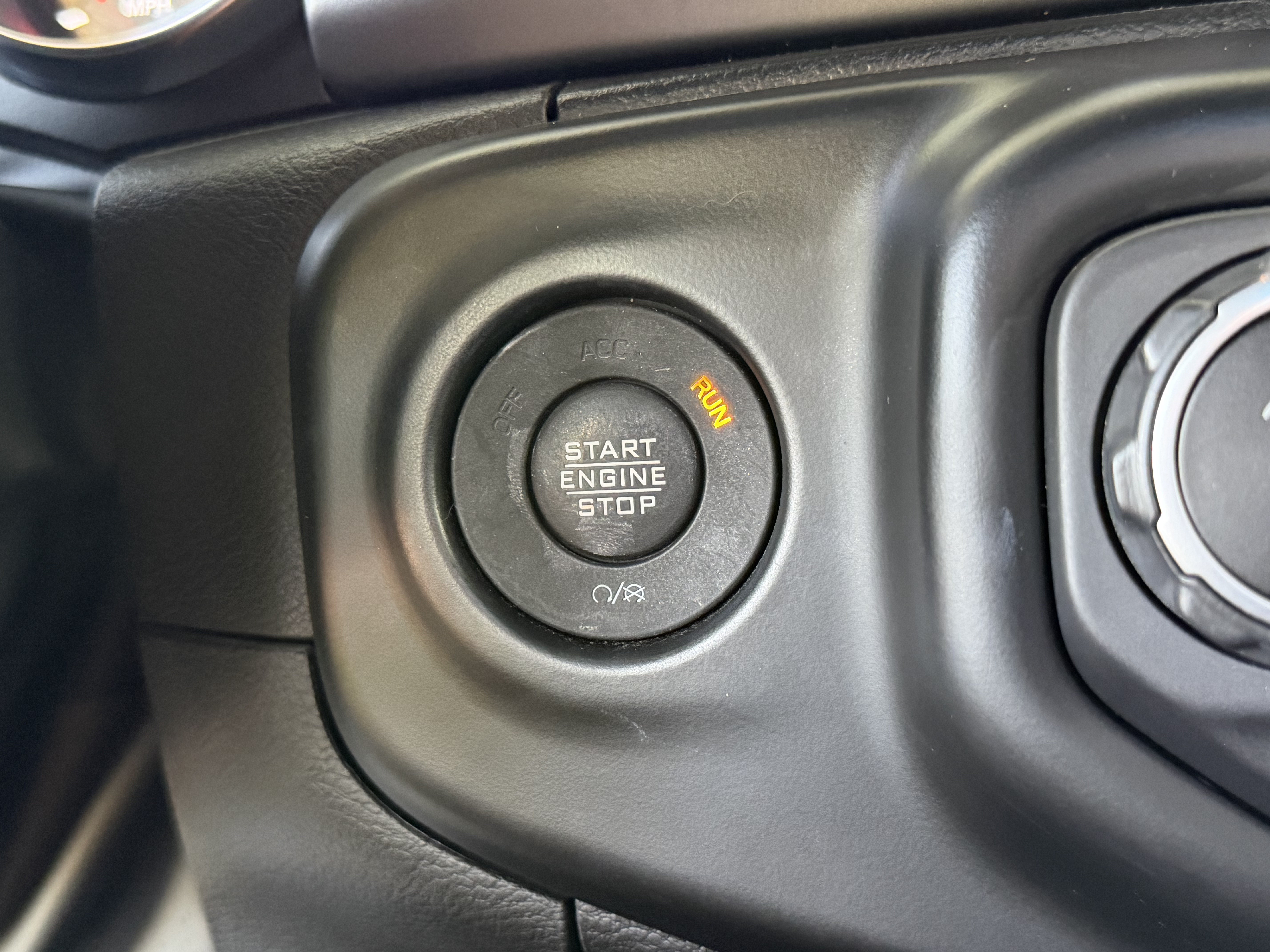 Used 2022 Jeep Gladiator Rubicon w/ LED Lighting Group AWD/4WD image 46