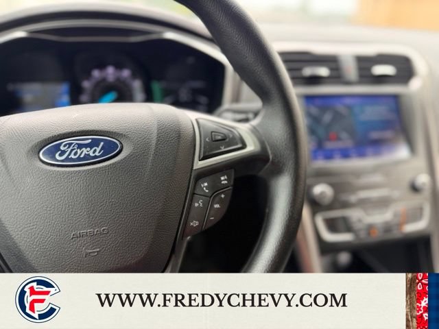 Used 2020 Ford Fusion SE FWD image 14