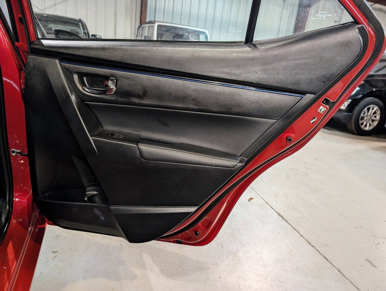 Used 2018 Toyota Corolla SE image 23