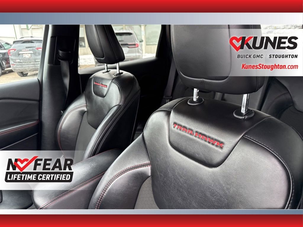 Used 2022 Jeep Cherokee Trailhawk image 21