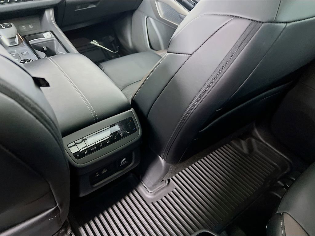 Used 2023 Nissan Pathfinder Platinum image 25