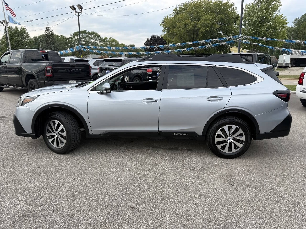 Used 2022 Subaru Outback Premium AWD/4WD image 4