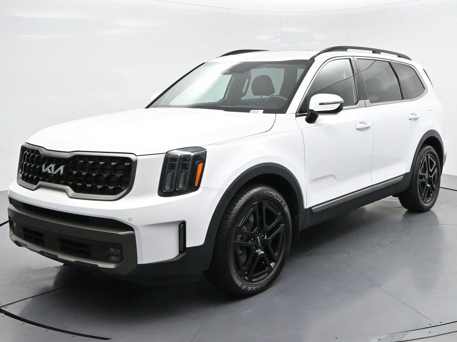 Used 2023 Kia Telluride SX X-Line AWD/4WD image 3