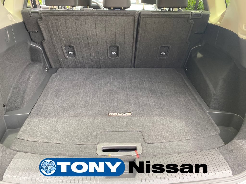 Used 2025 Nissan Rogue SV FWD image 11
