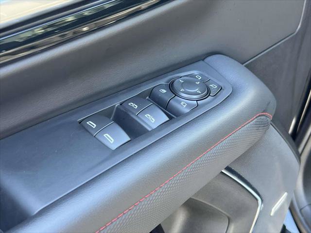 Used 2025 Chevrolet Suburban RST w/ Comfort Package AWD/4WD image 19